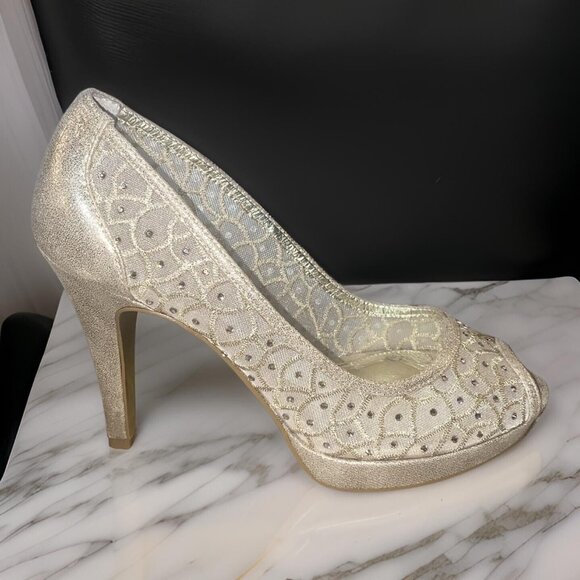 Adrianna Papell Gold Rhinestone Pump Heels Size 6M - Picture 1 of 11